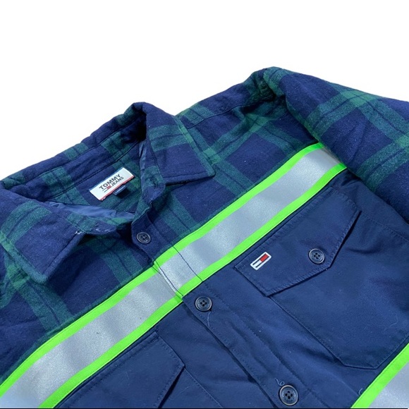 Tommy Hilfiger Insulated Construction/Camping Style Flannel - Picture 2 of 8